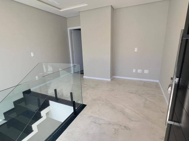 Casa com 216m² 3 quartos e 5 banheiros, à venda, no bairro Jardim Carvalho em Ponta Grossa