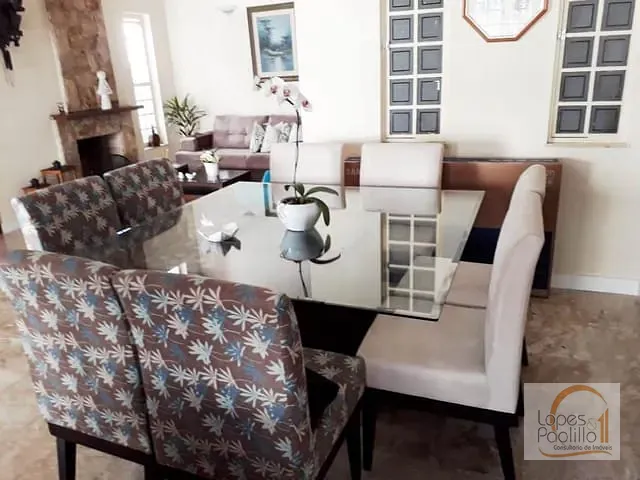 Casa com 570m² 4 quartos e 5 banheiros, à venda, no bairro Jardim Itaperi em Atibaia