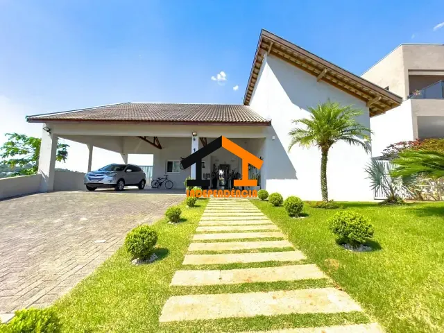 Casa com 680m² 3 quartos e 1 banheiro, à venda, no bairro Parque Rincão em Cotia