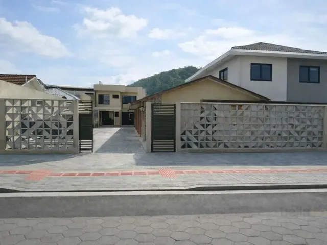 Casa com 106m² 2 quartos e 1 banheiro, à venda, no bairro Centro em Guaratuba