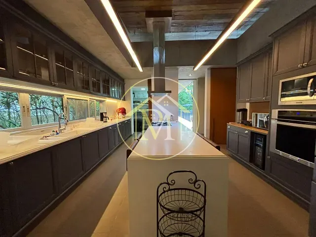 Casa com 1800m² 6 quartos e 7 banheiros, à venda, no bairro Área residencial em Porto Feliz