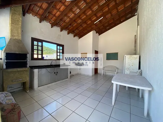 Casa com 98m² 2 quartos e 2 banheiros, à venda, no bairro Martim de Sá em Caraguatatuba