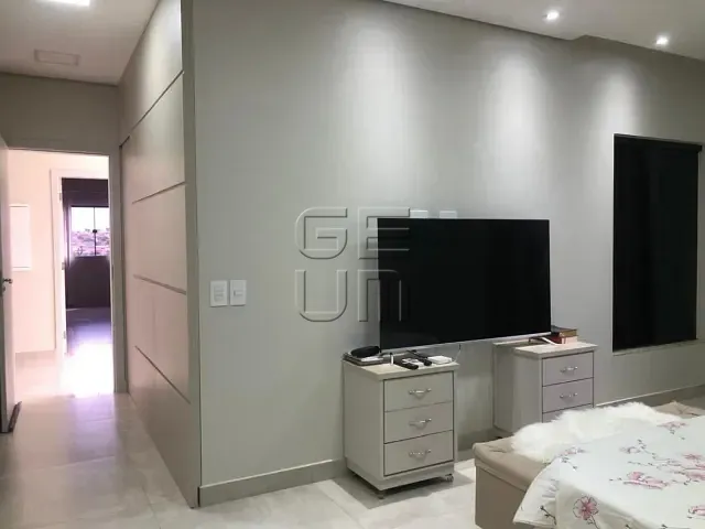 Casa com 256m² 3 quartos e 4 banheiros, à venda, no bairro Tauá Tangará em Londrina