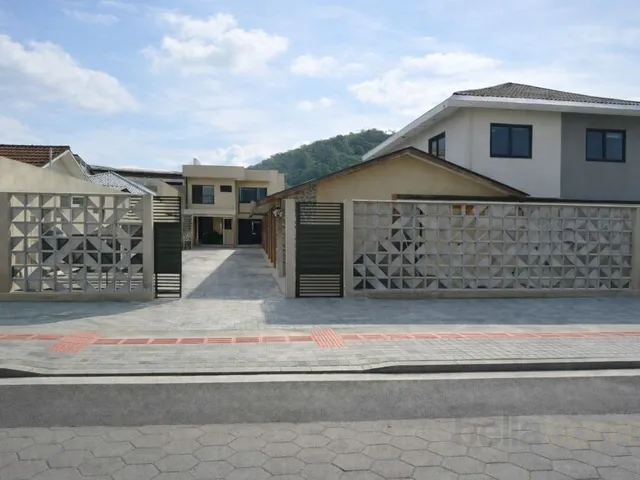 Casa com 106m² 2 quartos e 1 banheiro, à venda, no bairro Centro em Guaratuba