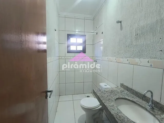 Casa com 175m² 2 quartos e 2 banheiros, à venda, no bairro Praia das Palmeiras em Caraguatatuba