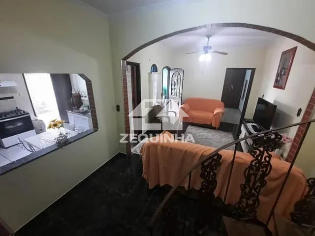 Casa com 250m² 3 quartos e 3 banheiros, à venda, no bairro Bela Vista em Osasco