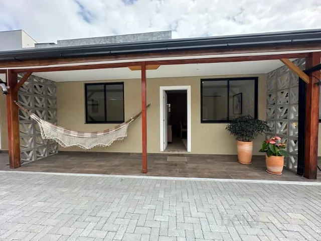 Casa com 106m² 2 quartos e 1 banheiro, à venda, no bairro Centro em Guaratuba