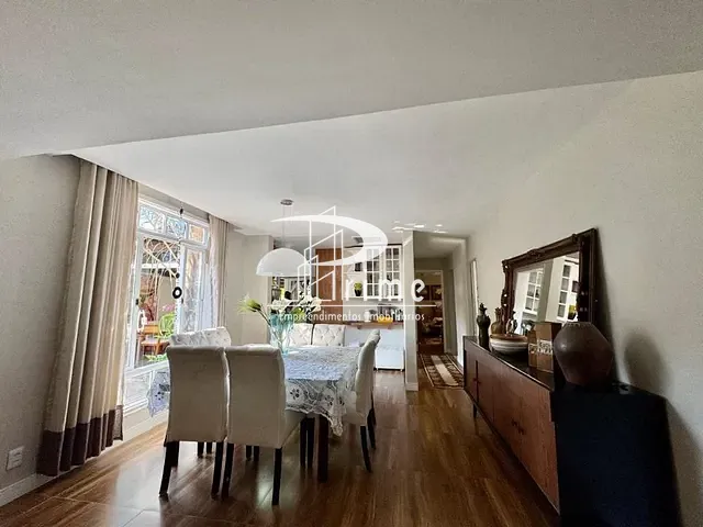 Casa com 450m² 3 quartos e 4 banheiros, à venda, no bairro Badu em Niterói