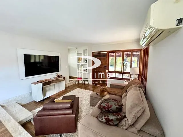 Casa com 450m² 3 quartos e 4 banheiros, à venda, no bairro Badu em Niterói