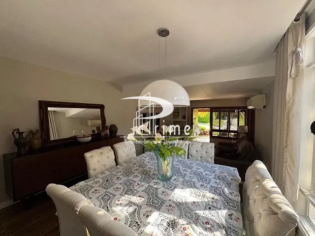 Casa com 450m² 3 quartos e 4 banheiros, à venda, no bairro Badu em Niterói