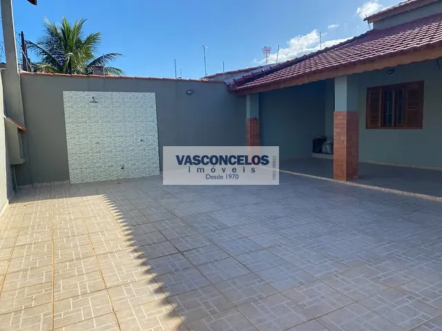 Casa com 300m² 3 quartos e 3 banheiros, à venda, no bairro Martim de Sá em Caraguatatuba