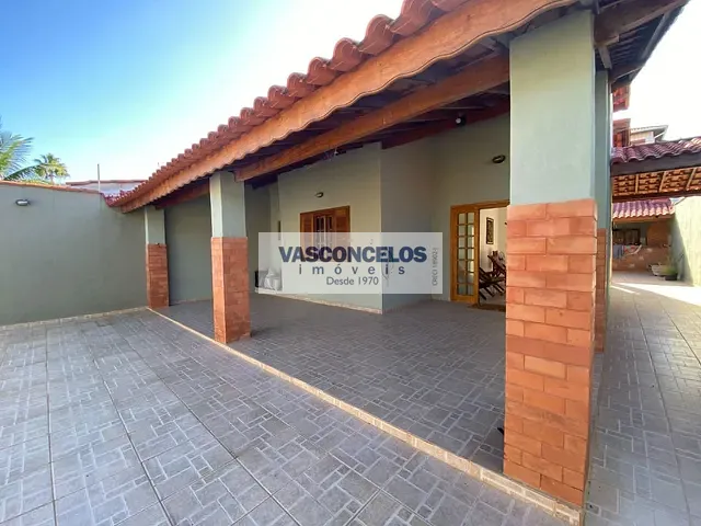 Casa com 300m² 3 quartos e 3 banheiros, à venda, no bairro Martim de Sá em Caraguatatuba
