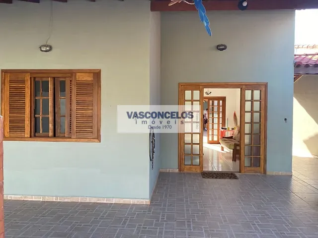 Casa com 300m² 3 quartos e 3 banheiros, à venda, no bairro Martim de Sá em Caraguatatuba