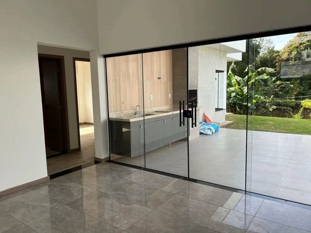 Casa 3 quartos e 3 banheiros, à venda, no bairro Alphaville em Rio das Ostras