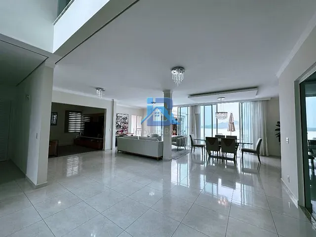 Casa com 458m² 4 quartos e 6 banheiros, à venda, no bairro Residencial Fazenda Serrinha em Itatiba