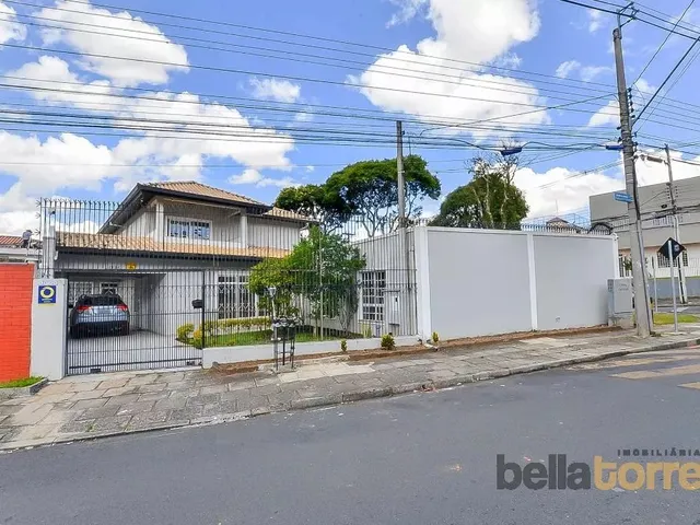Casa com 416m² 5 quartos e 7 banheiros, à venda, no bairro Água Verde em Curitiba
