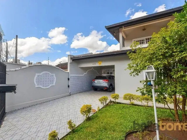 Casa com 416m² 5 quartos e 7 banheiros, à venda, no bairro Água Verde em Curitiba