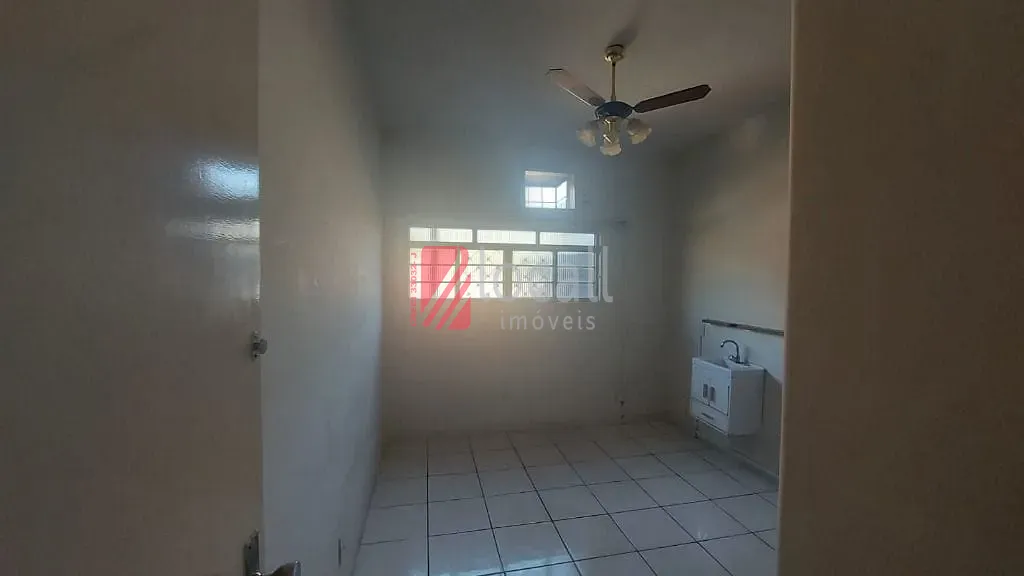 Casa com 3 quartos para aluguel, 217m² — foto 9 de 14