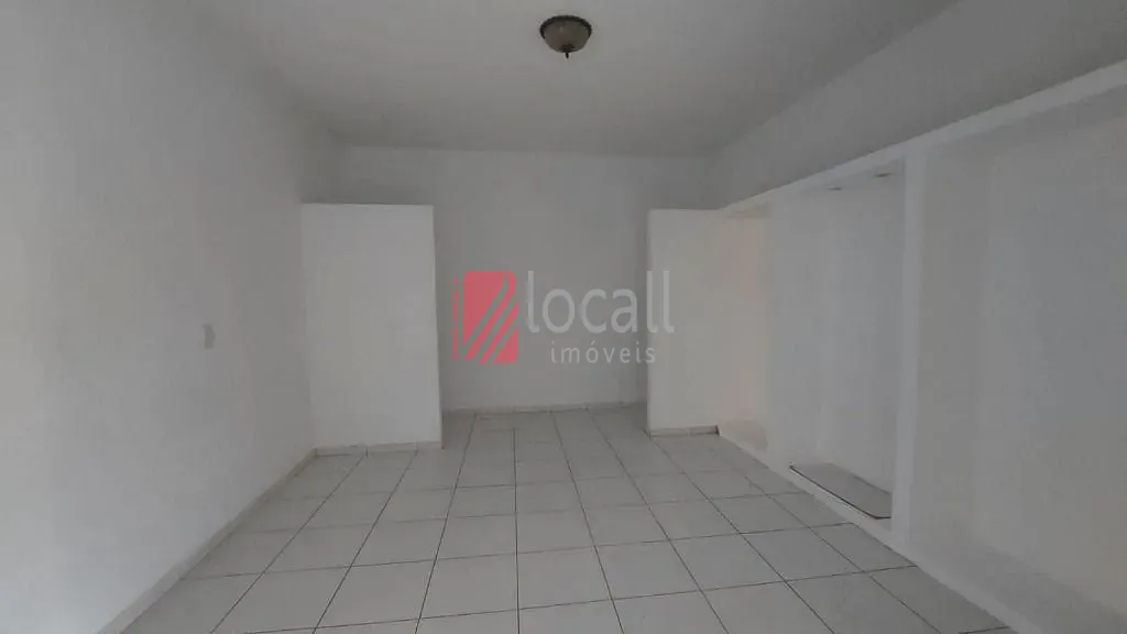 Casa com 3 quartos para aluguel, 217m² — foto 4 de 14