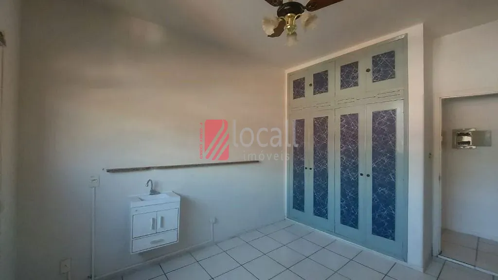 Casa com 3 quartos para aluguel, 217m² — foto 8 de 14