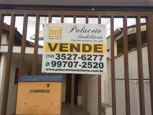 Casa com 260m² 3 quartos e 1 banheiro, à venda, no bairro Chácara Galega em Pindamonhangaba