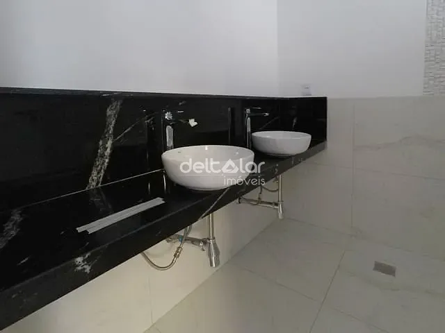 Casa com 200m² 3 quartos e 2 banheiros, à venda, no bairro Itapoã em Belo Horizonte
