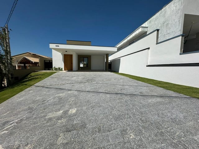 Casa com 518m² 3 quartos e 3 banheiros, à venda, no bairro Alto do Cardoso em Pindamonhangaba