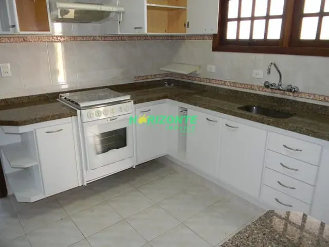 Casa com 348m² 4 quartos e 4 banheiros, para alugar, no bairro Urbanova em São José dos Campos