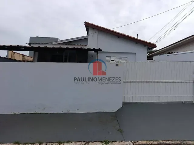 Casa com 540m² 3 quartos e 1 banheiro, para alugar, no bairro Vila Cordenonsi em Americana