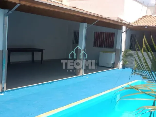 Casa 1 quarto e 3 banheiros, à venda, no bairro Residencial Estoril em Taubaté