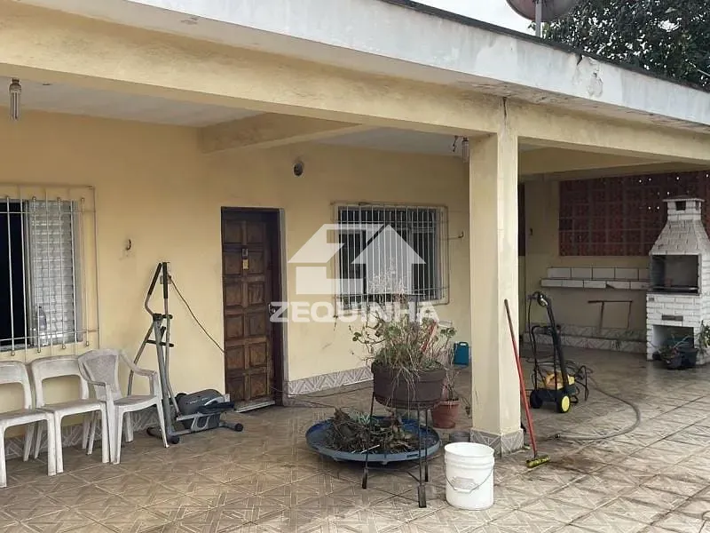 Casa, 3 quartos, 290 m² - Foto 1