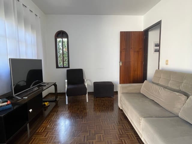 Casa 3 quartos e 2 banheiros, à venda, no bairro Uvaranas em Ponta Grossa