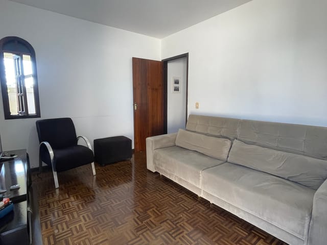 Casa 3 quartos e 2 banheiros, à venda, no bairro Uvaranas em Ponta Grossa