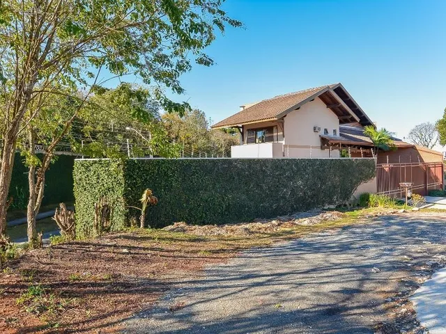 Casa com 454m² 4 quartos e 5 banheiros, à venda, no bairro Bom Retiro em Curitiba