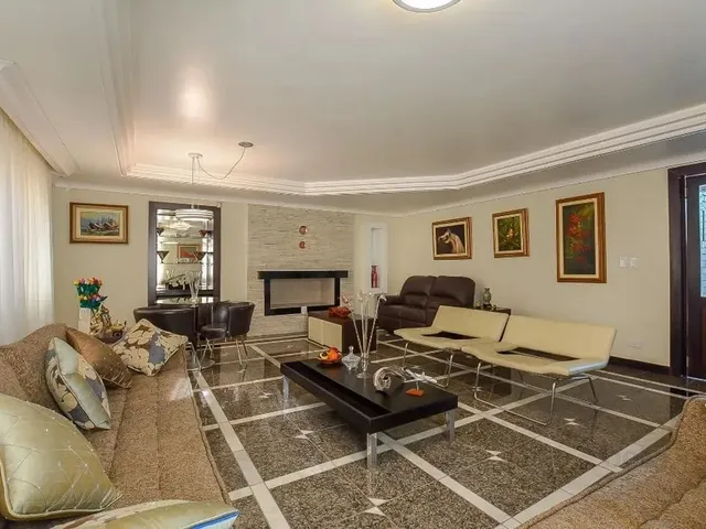 Casa com 454m² 4 quartos e 4 banheiros, à venda, no bairro Bom Retiro em Curitiba