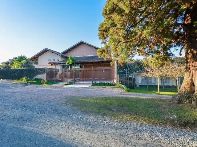 Casa com 454m² 4 quartos e 4 banheiros, à venda, no bairro Bom Retiro em Curitiba