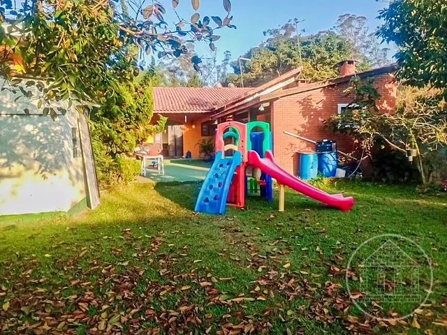 Casa com 504m² 2 quartos e 3 banheiros, à venda, no bairro Parque do Terceiro Lago em São Paulo