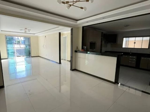 Casa 4 quartos e 4 banheiros, à venda, no bairro Lagoa em Macaé