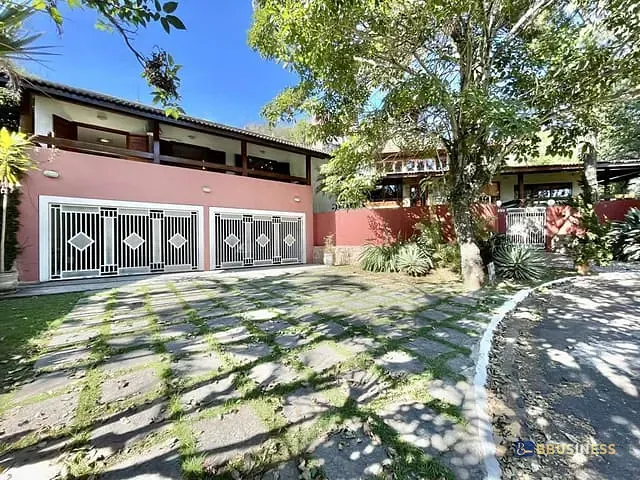 Casa com 1580m² 5 quartos e 5 banheiros, à venda, no bairro Vilarejo em Carapicuíba