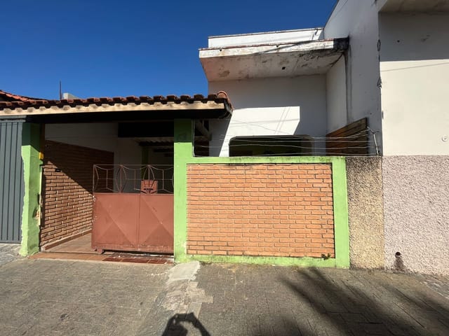 Casa com 302m² 3 quartos e 1 banheiro, à venda, no bairro Alto do Cardoso em Pindamonhangaba