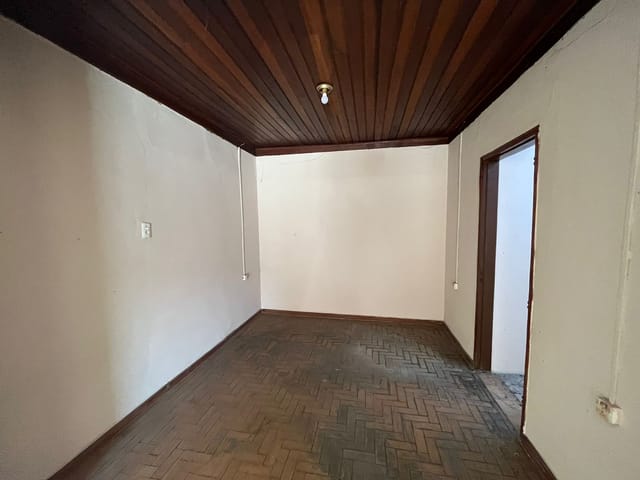 Casa com 302m² 3 quartos e 1 banheiro, à venda, no bairro Alto do Cardoso em Pindamonhangaba