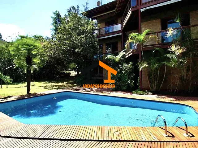 Casa com 1352m² 7 quartos e 9 banheiros, à venda, no bairro Residencial Morada dos Lagos em Barueri