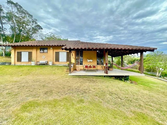 Casa com 1507m² 2 quartos e 2 banheiros, à venda, no bairro Paisagem Renoir em Cotia