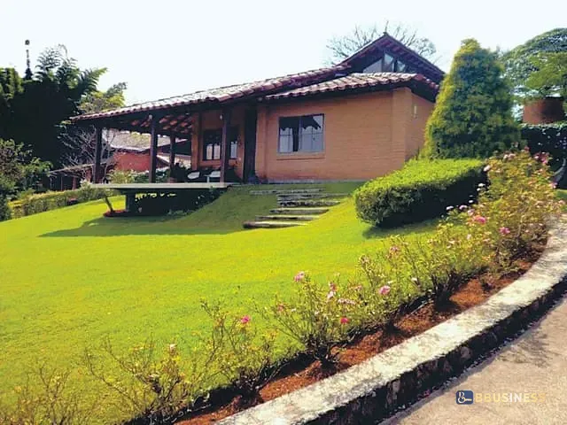 Casa com 1507m² 2 quartos e 2 banheiros, à venda, no bairro Paisagem Renoir em Cotia