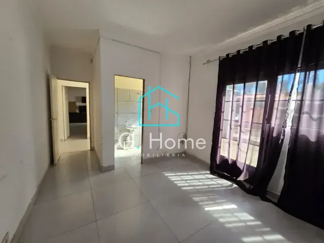 Casa com 250m² 4 quartos e 4 banheiros, à venda, no bairro Jardim Nápoles em Londrina