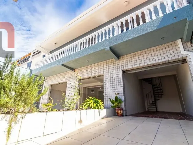 Casa com 280m² 5 quartos e 3 banheiros, à venda, no bairro Uberaba em Curitiba