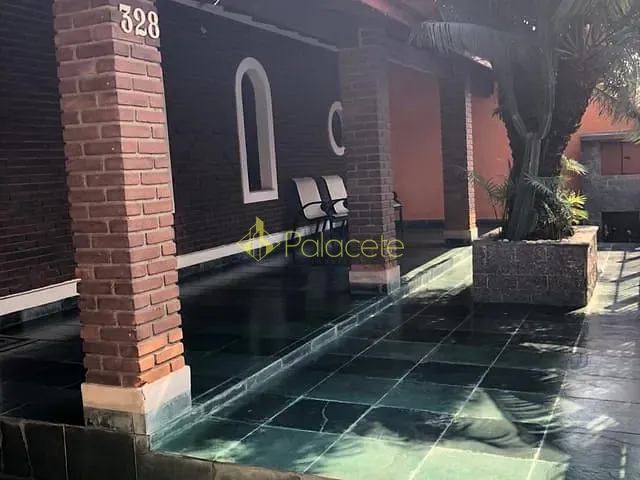 Casa com 360m² 3 quartos e 3 banheiros, à venda, no bairro São Benedito em Pindamonhangaba