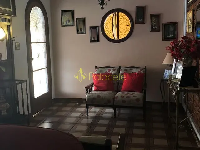 Casa com 360m² 3 quartos e 3 banheiros, à venda, no bairro São Benedito em Pindamonhangaba