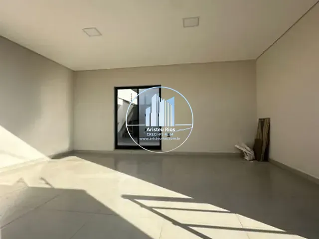 Casa com 200m², à venda, no bairro Parque Real em Pouso Alegre