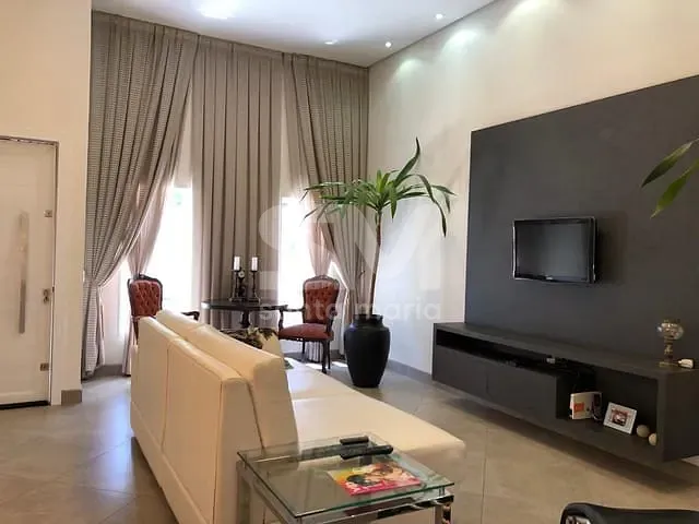 Casa 3 quartos e 2 banheiros, à venda, no bairro Centro em Chapecó
